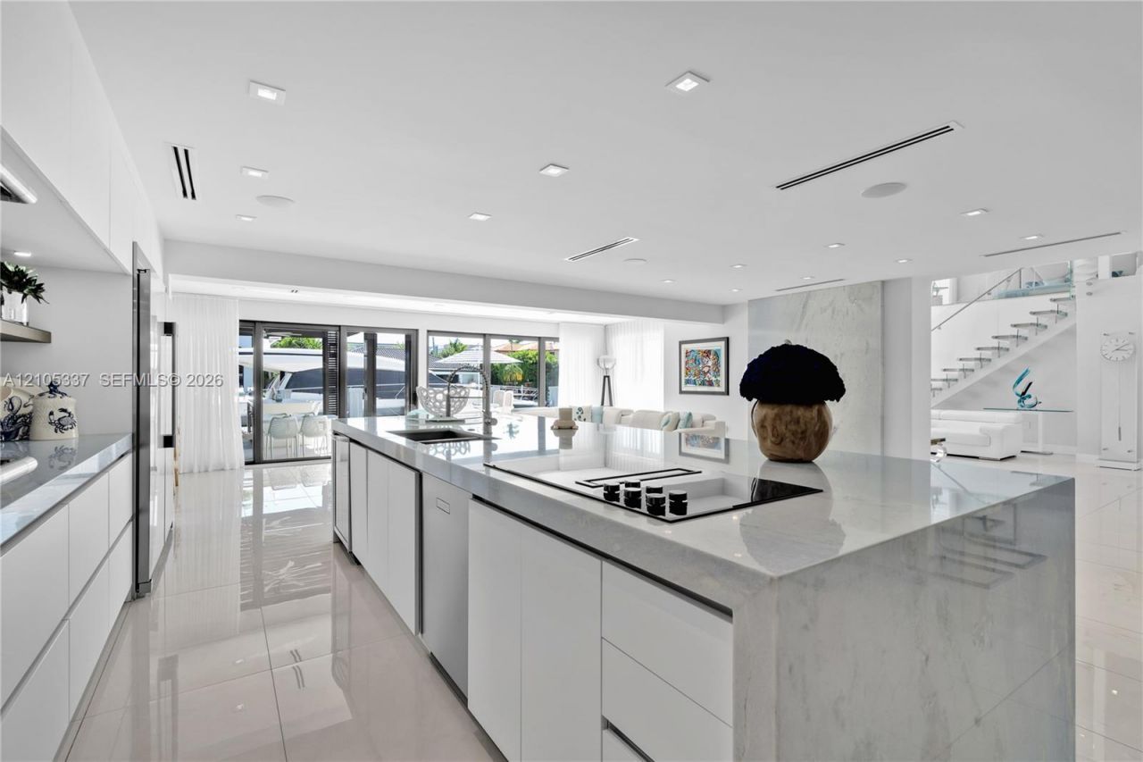 3322 NE 166th St , North Miami Beach, FL 33160 Photo