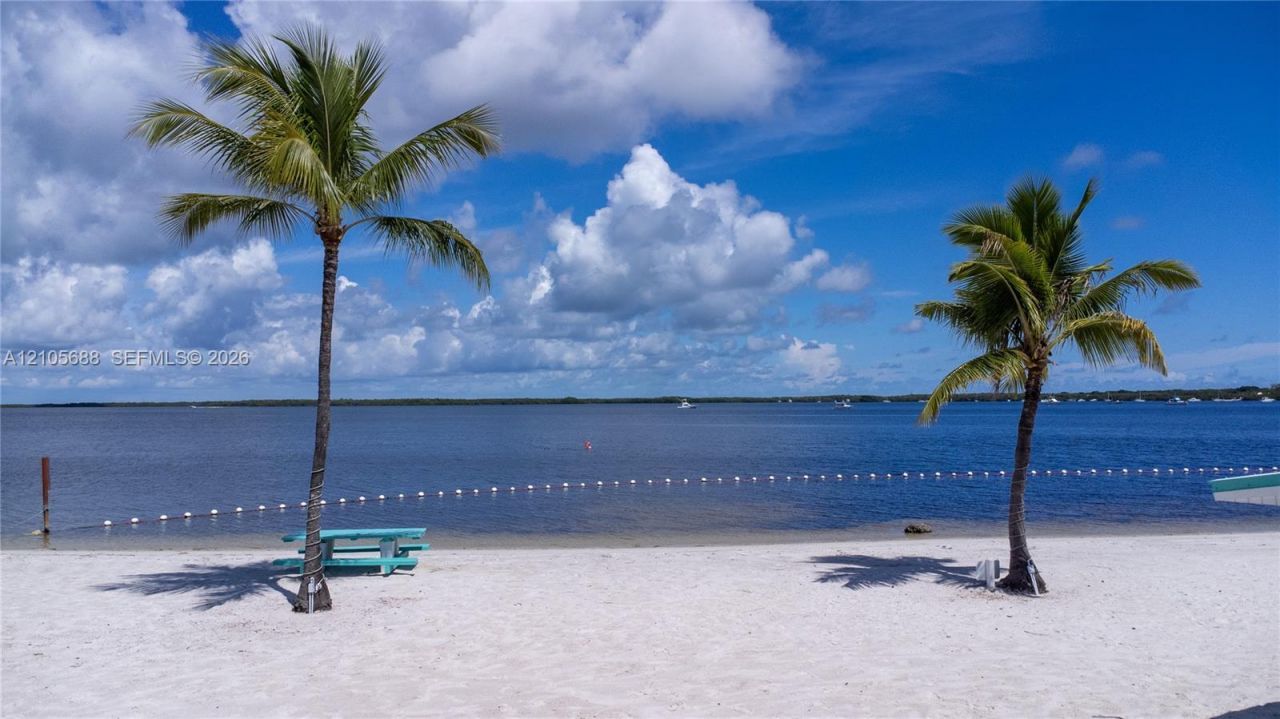 164 W Avenue C , Key Largo, FL 33037 Photo