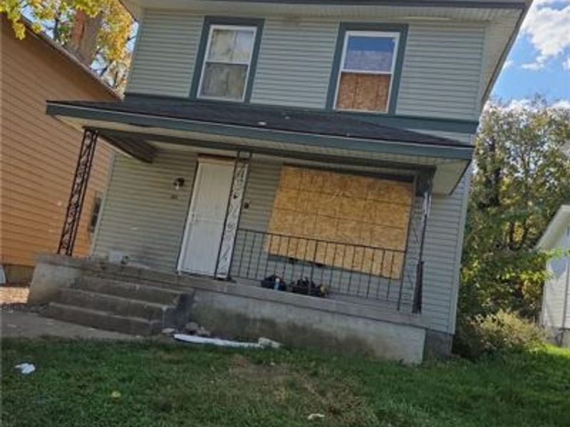 152 E Parkwood Drive, Dayton, OH 45405 Photo 1