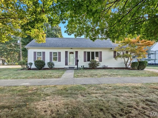 726 N Illinois Avenue , Litchfield, IL 62056