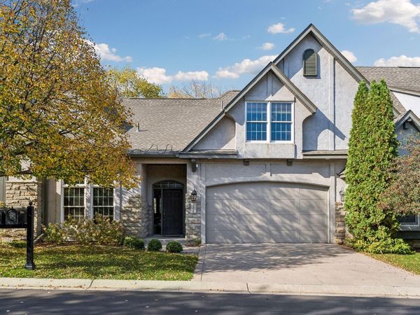 189 Stonebridge Court, Mendota Heights, MN 55118
