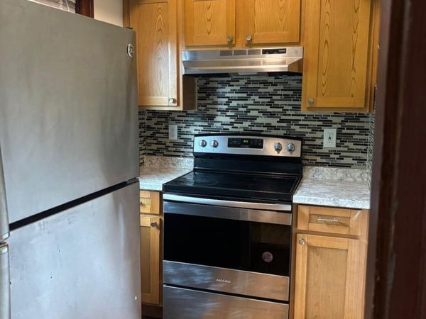 72 Richmond St, Unit 3, Brockton, MA 02301