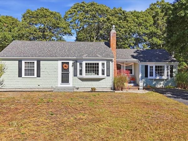 32 Scholl Av, Yarmouth, MA 02673