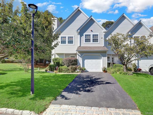 208 Erik Drive , East Setauket, NY 11733