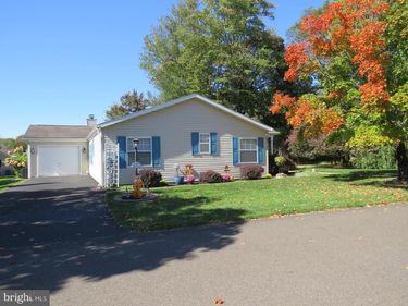 621 SPRING MEADOW CIRCLE, NEW HOPE, PA 18938