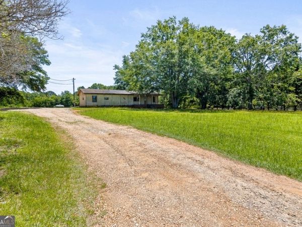 1302 N McDonough Road, Griffin, GA 30223