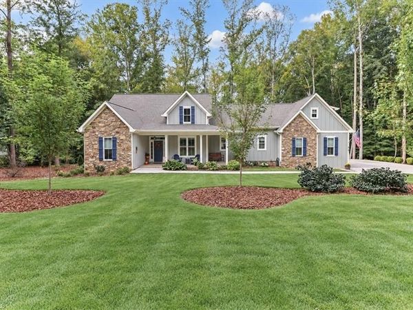 618 Saint Cloud Drive , Statesville, NC 28625