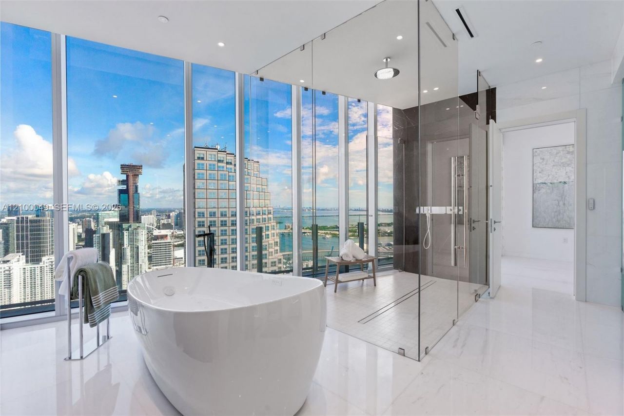 300 Biscayne Boulevard Way, Unit PH6001C, Miami, FL 33131 Photo