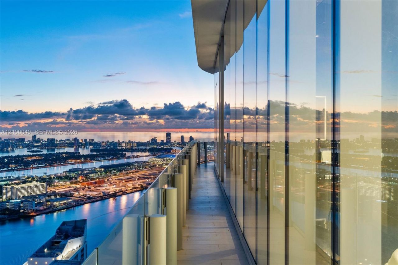 300 Biscayne Boulevard Way, Unit PH6001C, Miami, FL 33131 Photo