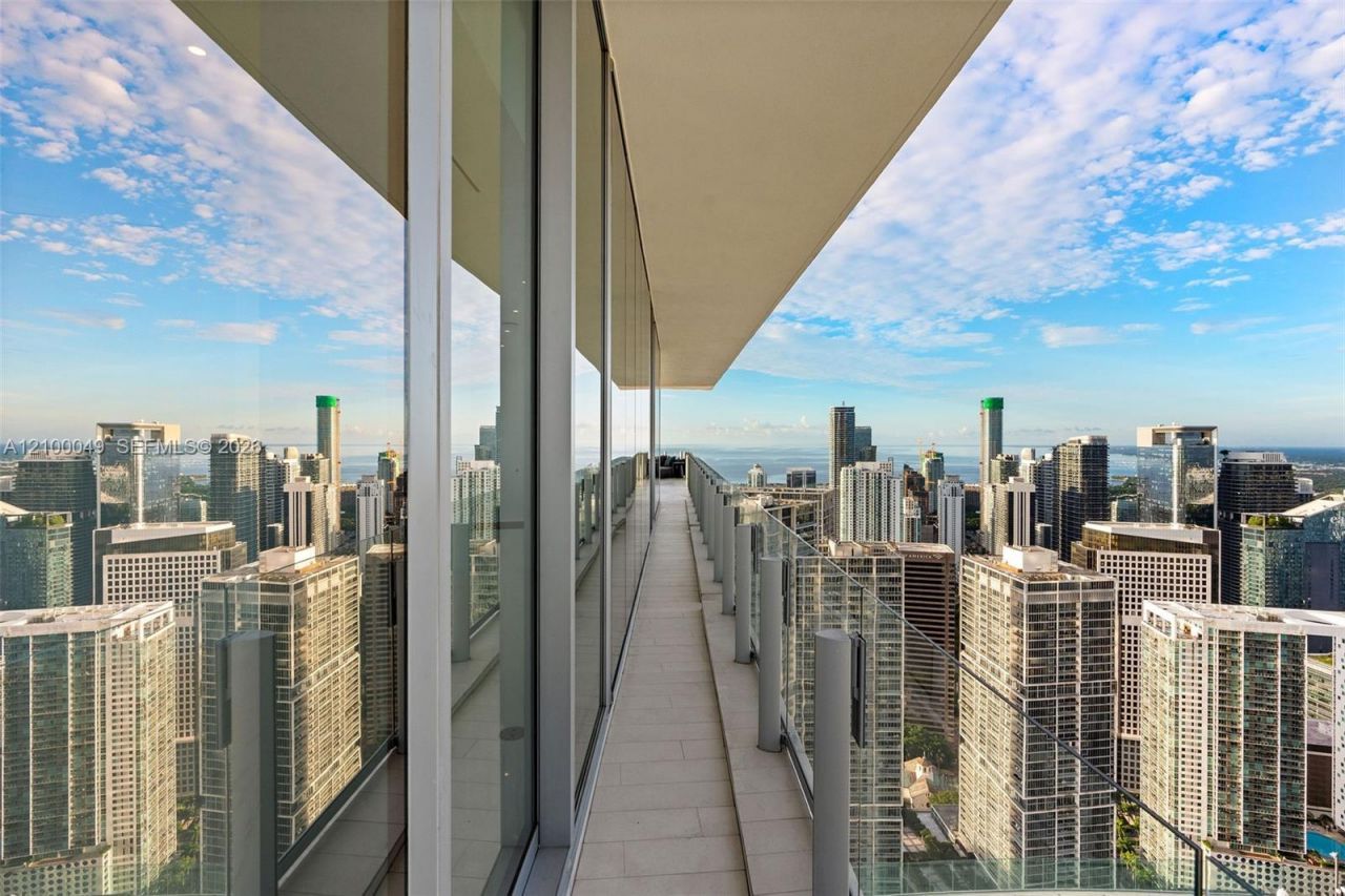 300 Biscayne Boulevard Way, Unit PH6001C, Miami, FL 33131 Photo