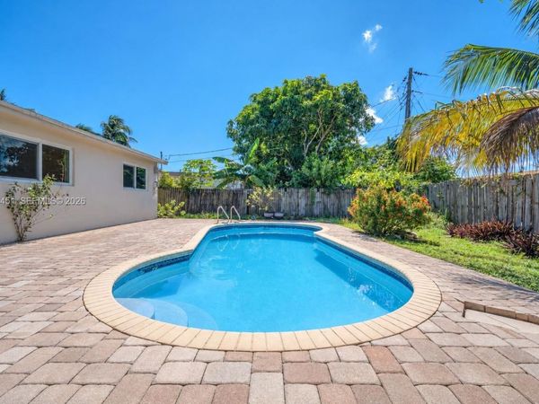 4071 NW 3rd Ter, Deerfield Beach, FL 33064