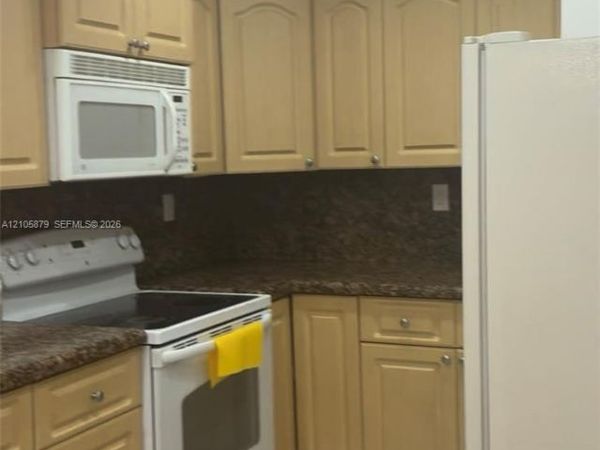 6562 W 22nd Ct , Hialeah, FL 33016