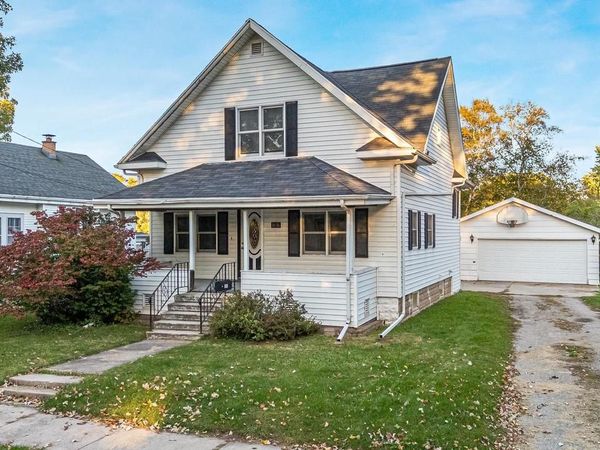 1636 DELAWARE STREET, Oshkosh, WI 54902