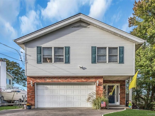 15 Riverside Avenue , Mastic Beach, NY 11951
