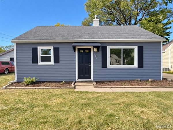 292 S 14th Street, Wood River, IL 62095