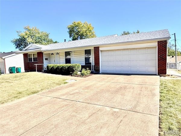 10646 Foxpath Drive , Bellefontaine Nghbrs, MO 63137