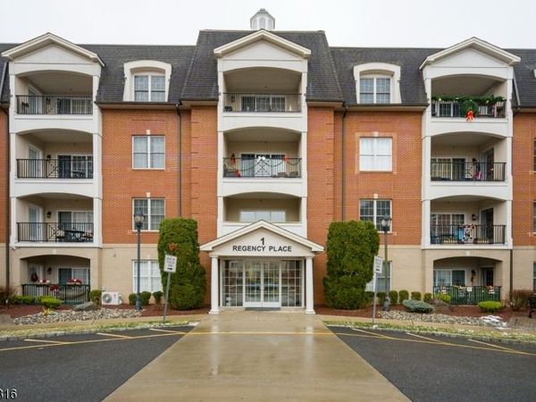 319 Regency Pl, Woodbridge, NJ 07095