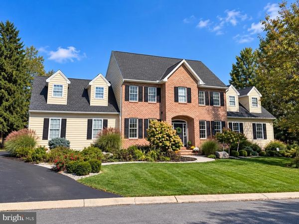 10 BURNING TREE COURT, YORK, PA 17404