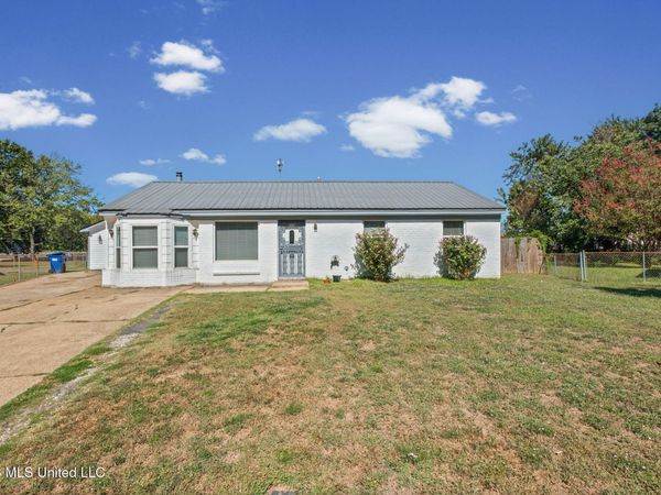 2630 Hillcrest Cove, Horn Lake, MS 38637