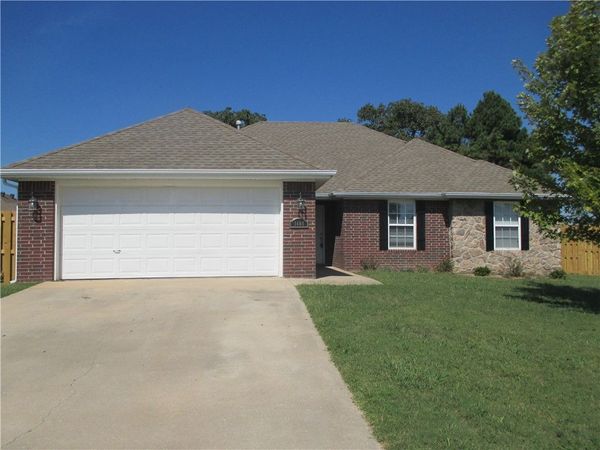 1484 Luke Street , Pea Ridge, AR 72751