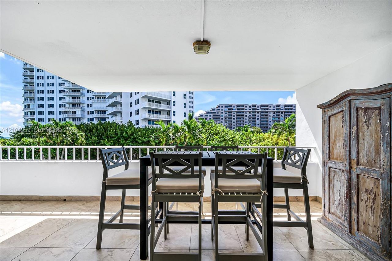 199 Ocean Lane Dr, Unit 305, Key Biscayne, FL 33149 Photo