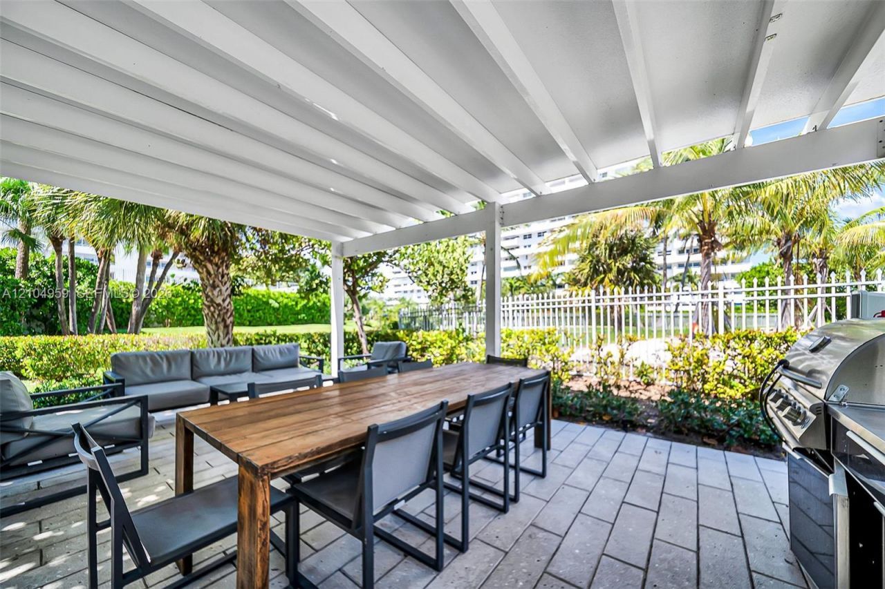 199 Ocean Lane Dr, Unit 305, Key Biscayne, FL 33149 Photo
