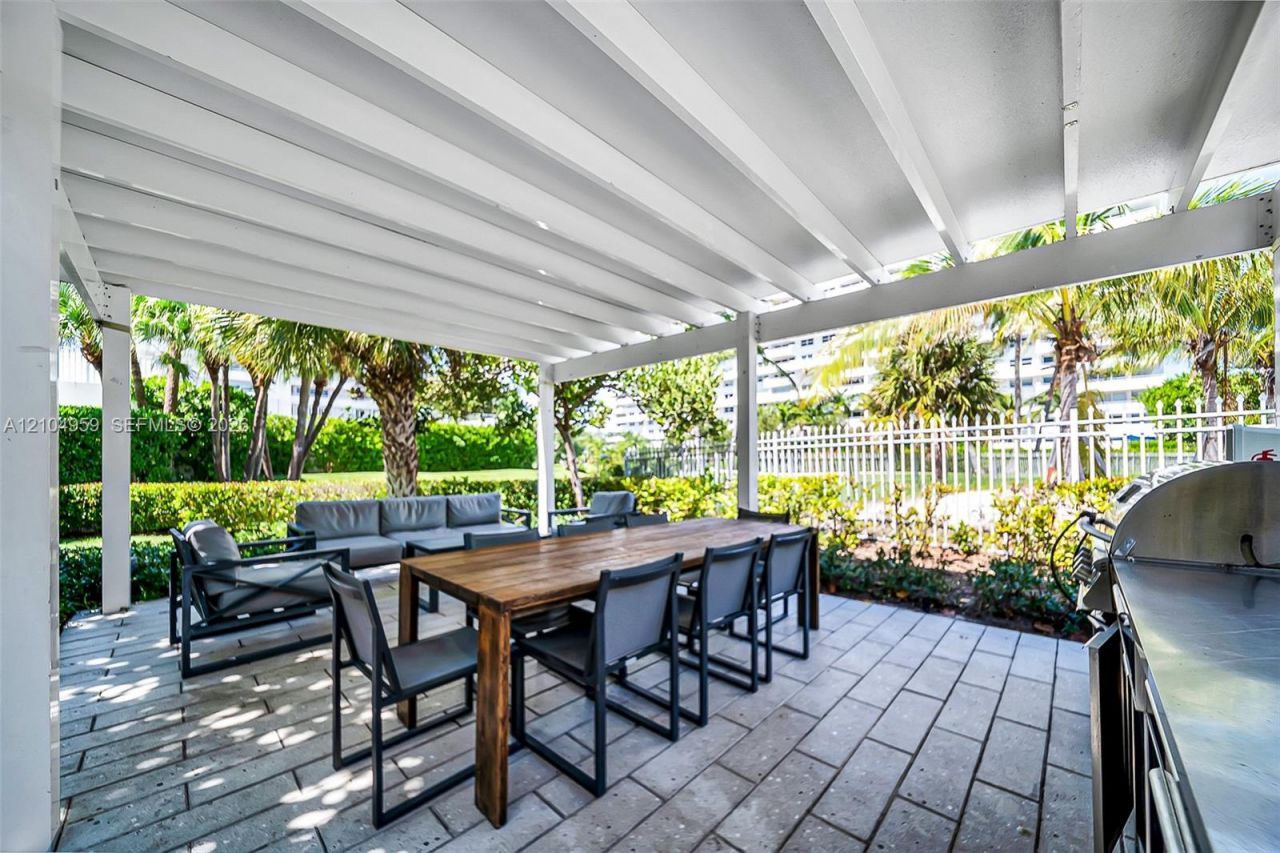 199 Ocean Lane Dr, Unit 305, Key Biscayne, FL 33149 Photo