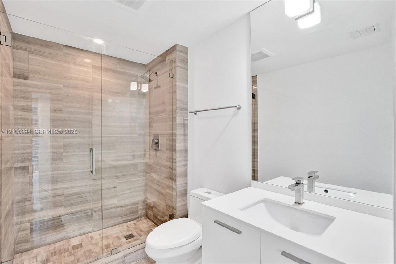 1300 Brickell Bay Dr, Unit 2702, Miami, FL 33131 Photo