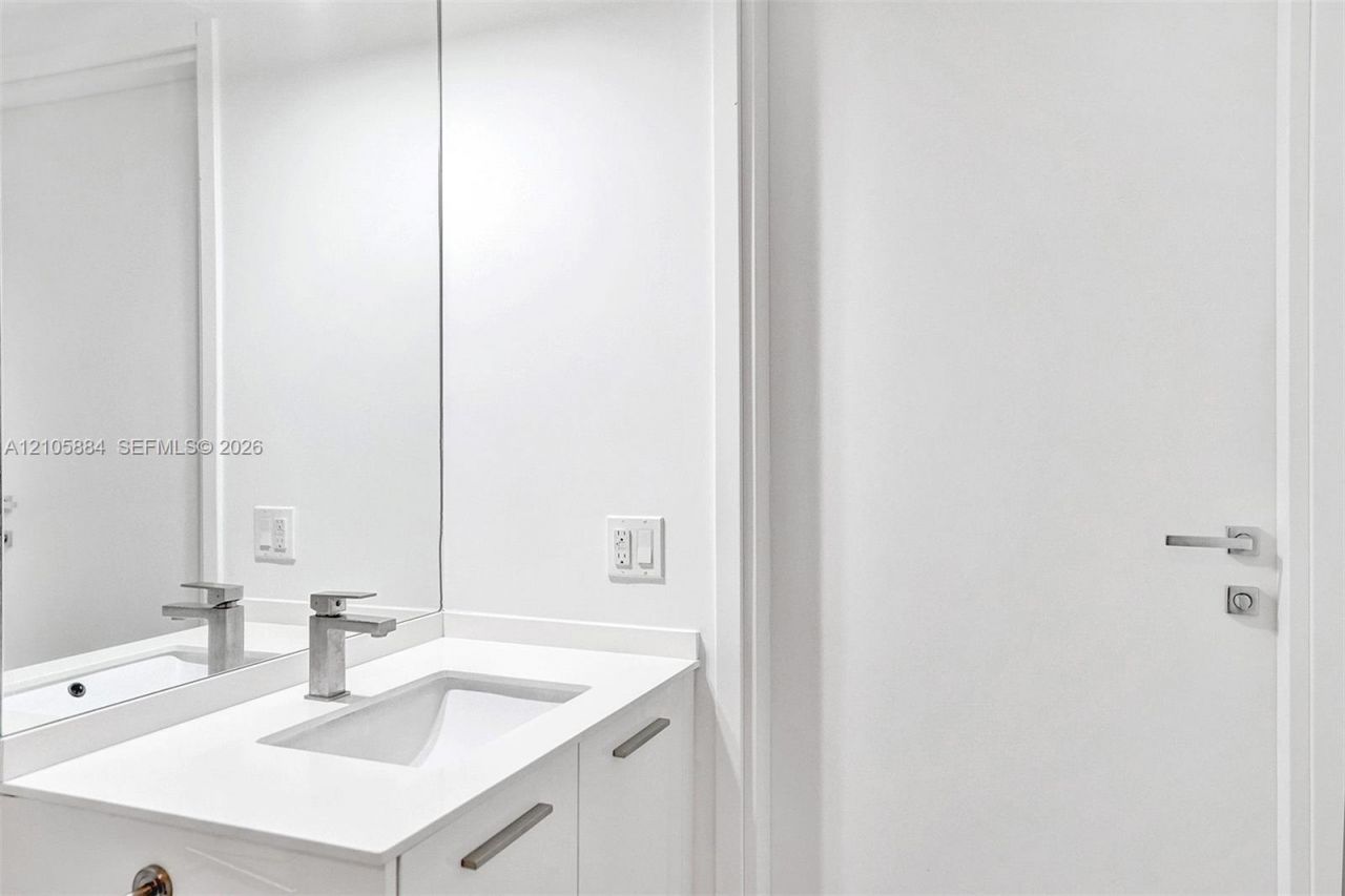1300 Brickell Bay Dr, Unit 2702, Miami, FL 33131 Photo