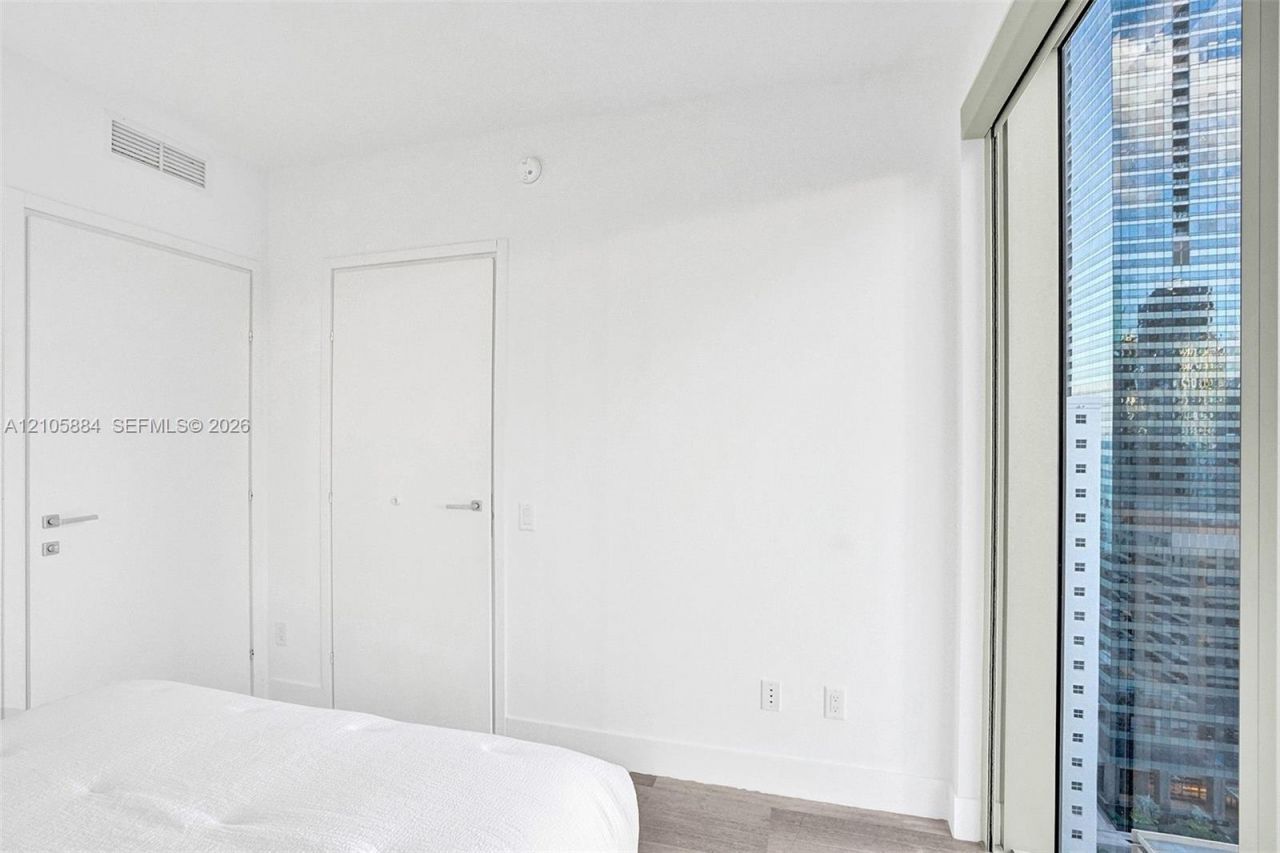 1300 Brickell Bay Dr, Unit 2702, Miami, FL 33131 Photo