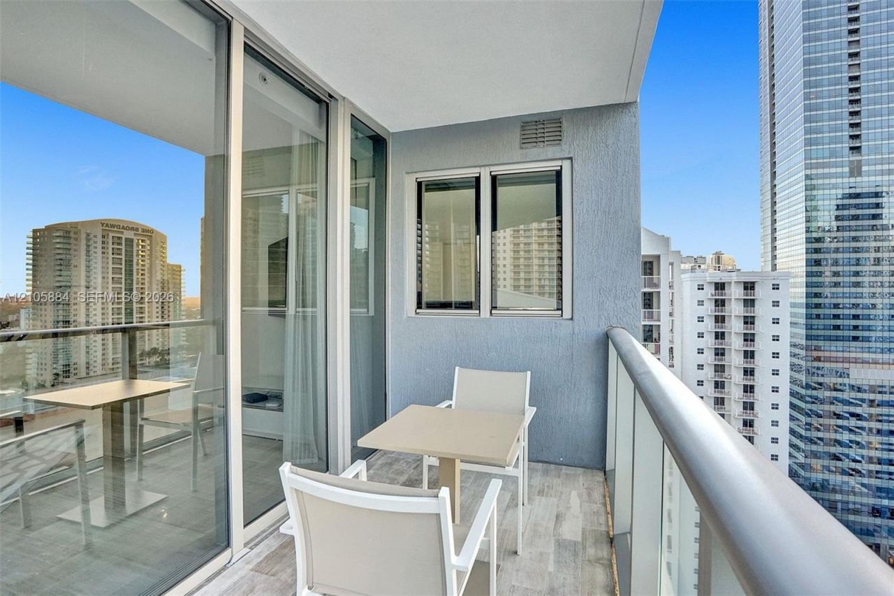 1300 Brickell Bay Dr, Unit 2702, Miami, FL 33131 Photo