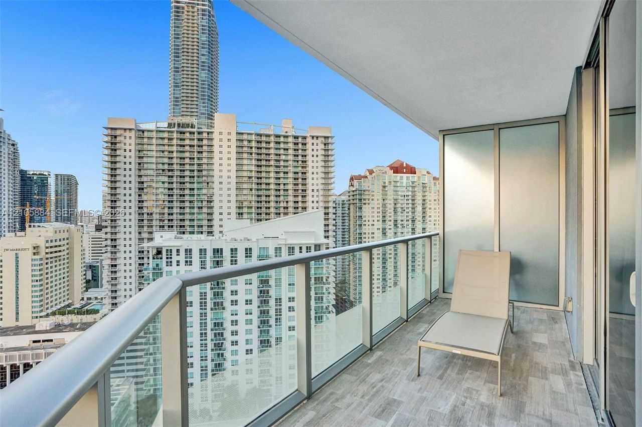1300 Brickell Bay Dr, Unit 2702, Miami, FL 33131 Photo