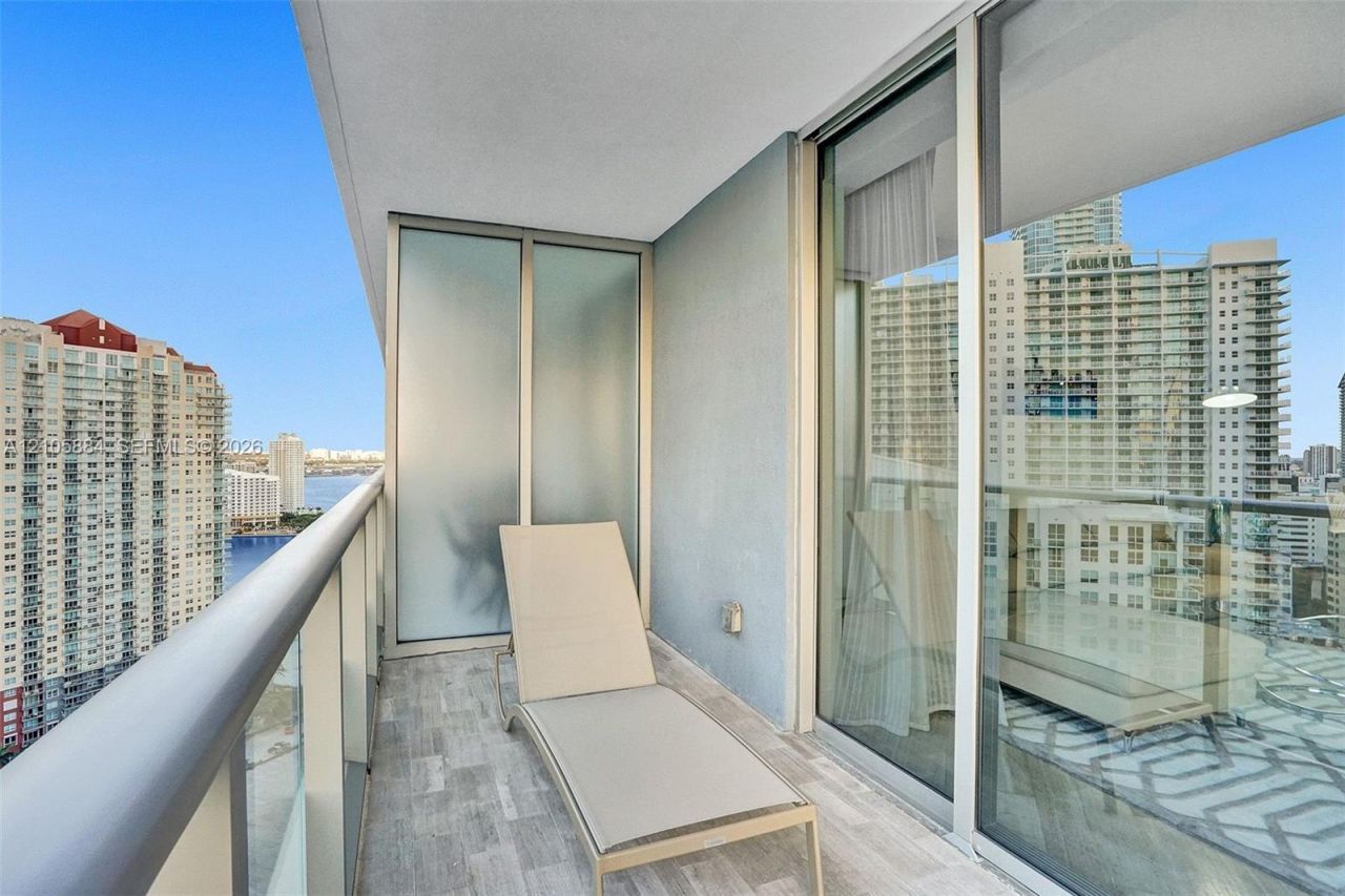 1300 Brickell Bay Dr, Unit 2702, Miami, FL 33131 Photo