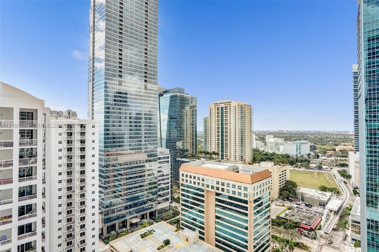 1300 Brickell Bay Dr, Unit 2702, Miami, FL 33131 Photo