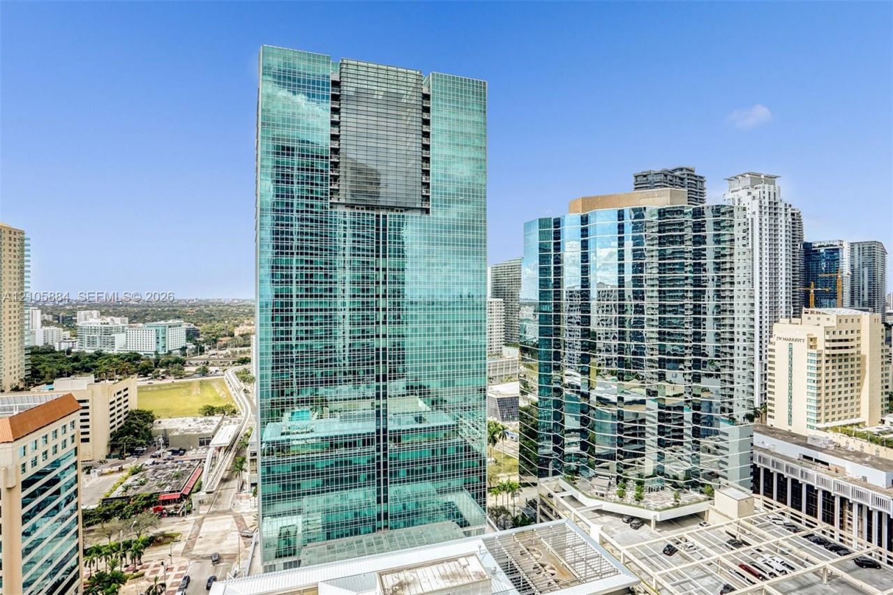 1300 Brickell Bay Dr, Unit 2702, Miami, FL 33131 Photo