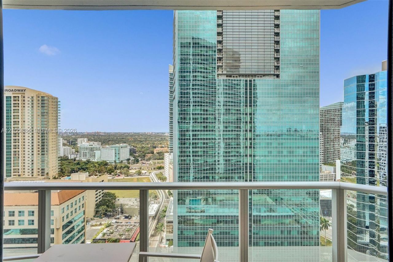 1300 Brickell Bay Dr, Unit 2702, Miami, FL 33131 Photo