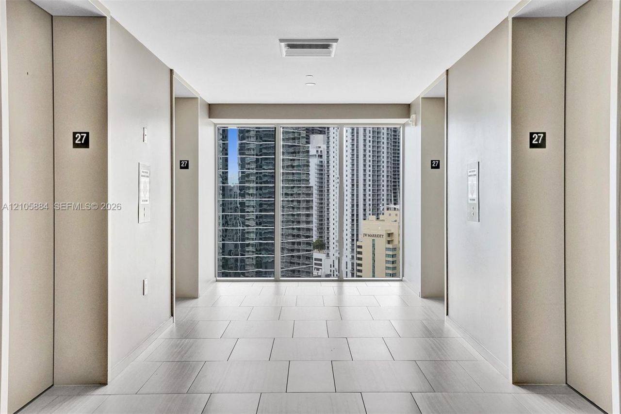 1300 Brickell Bay Dr, Unit 2702, Miami, FL 33131 Photo