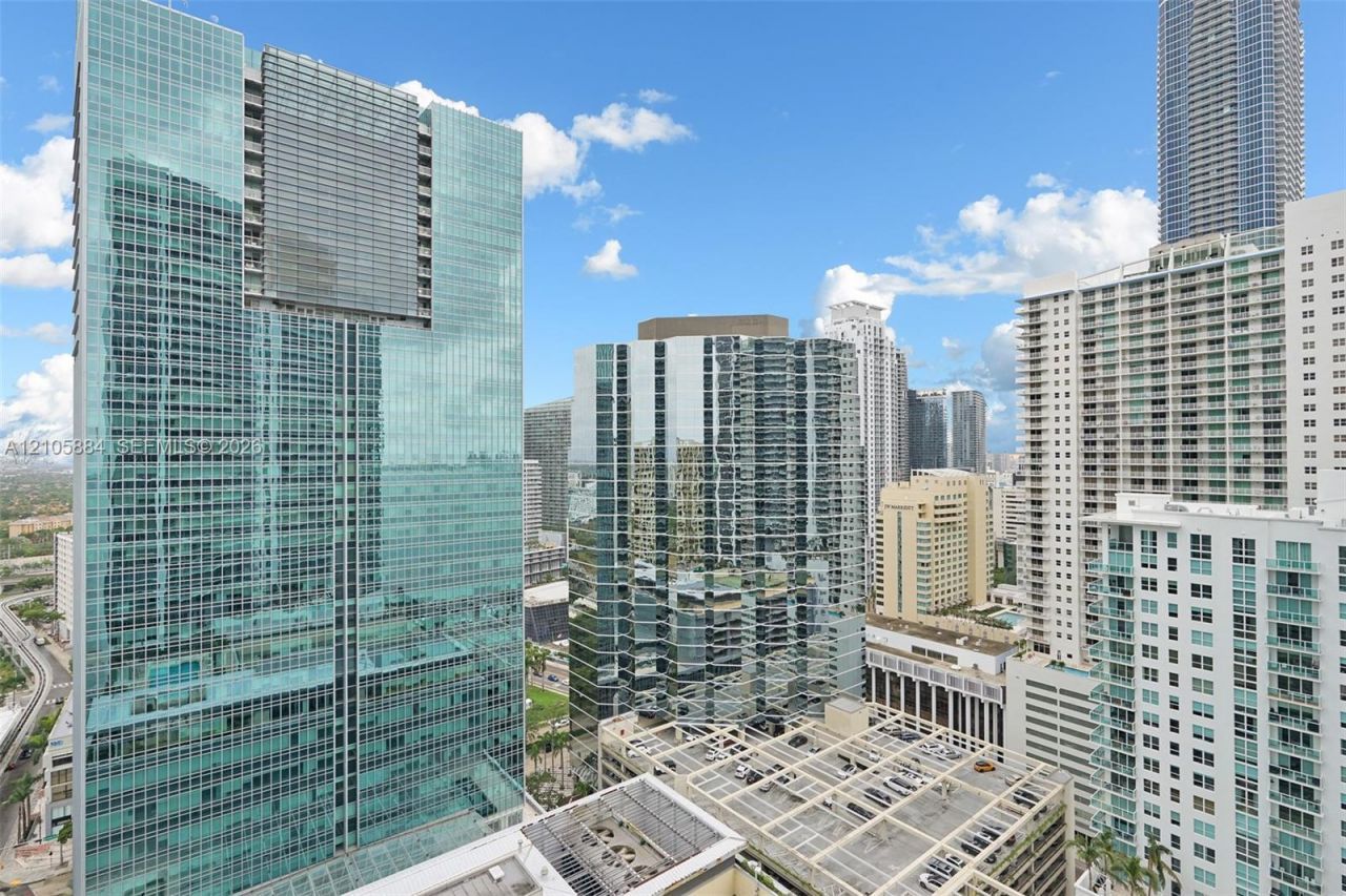 1300 Brickell Bay Dr, Unit 2702, Miami, FL 33131 Photo