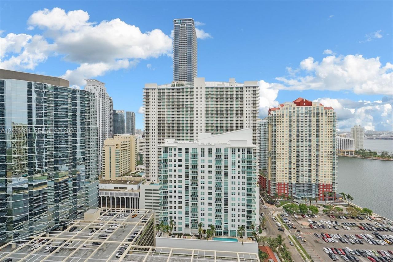 1300 Brickell Bay Dr, Unit 2702, Miami, FL 33131 Photo
