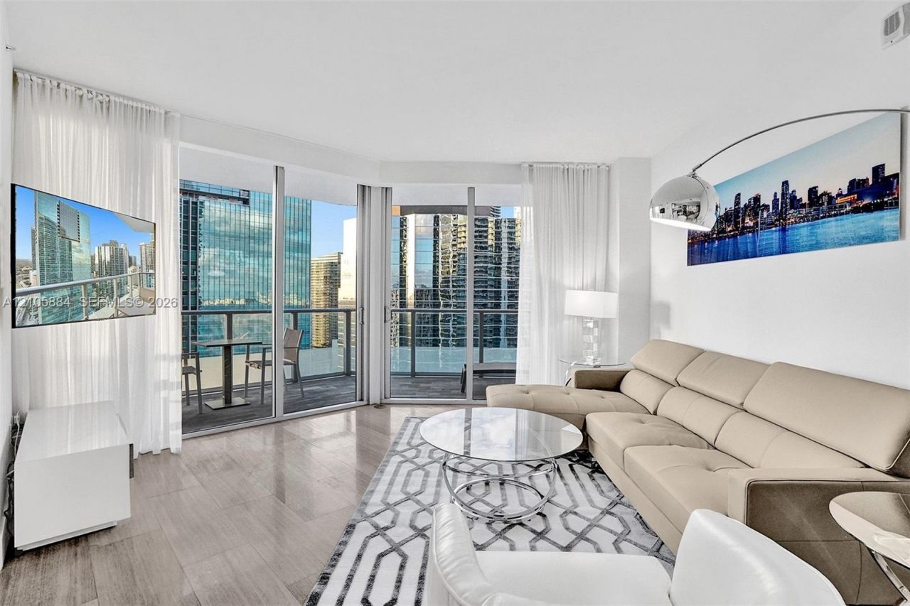 1300 Brickell Bay Dr, Unit 2702, Miami, FL 33131 Photo