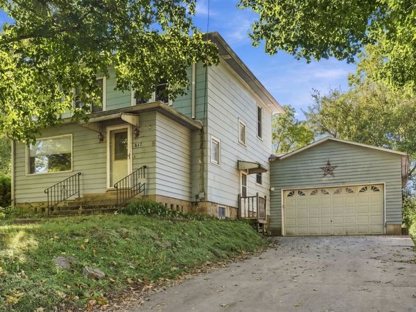 617 4th Avenue, DIXON, IL 61021