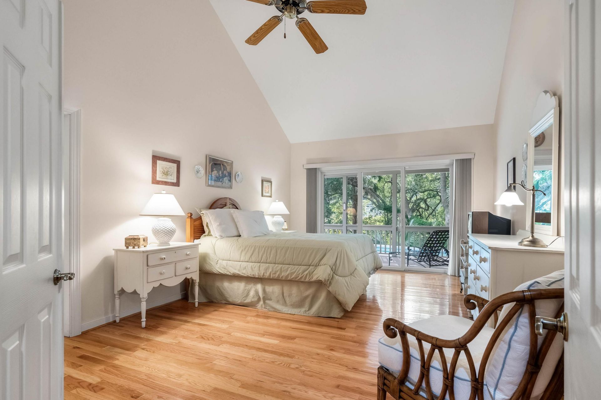 348 Governors Drive Photo 19