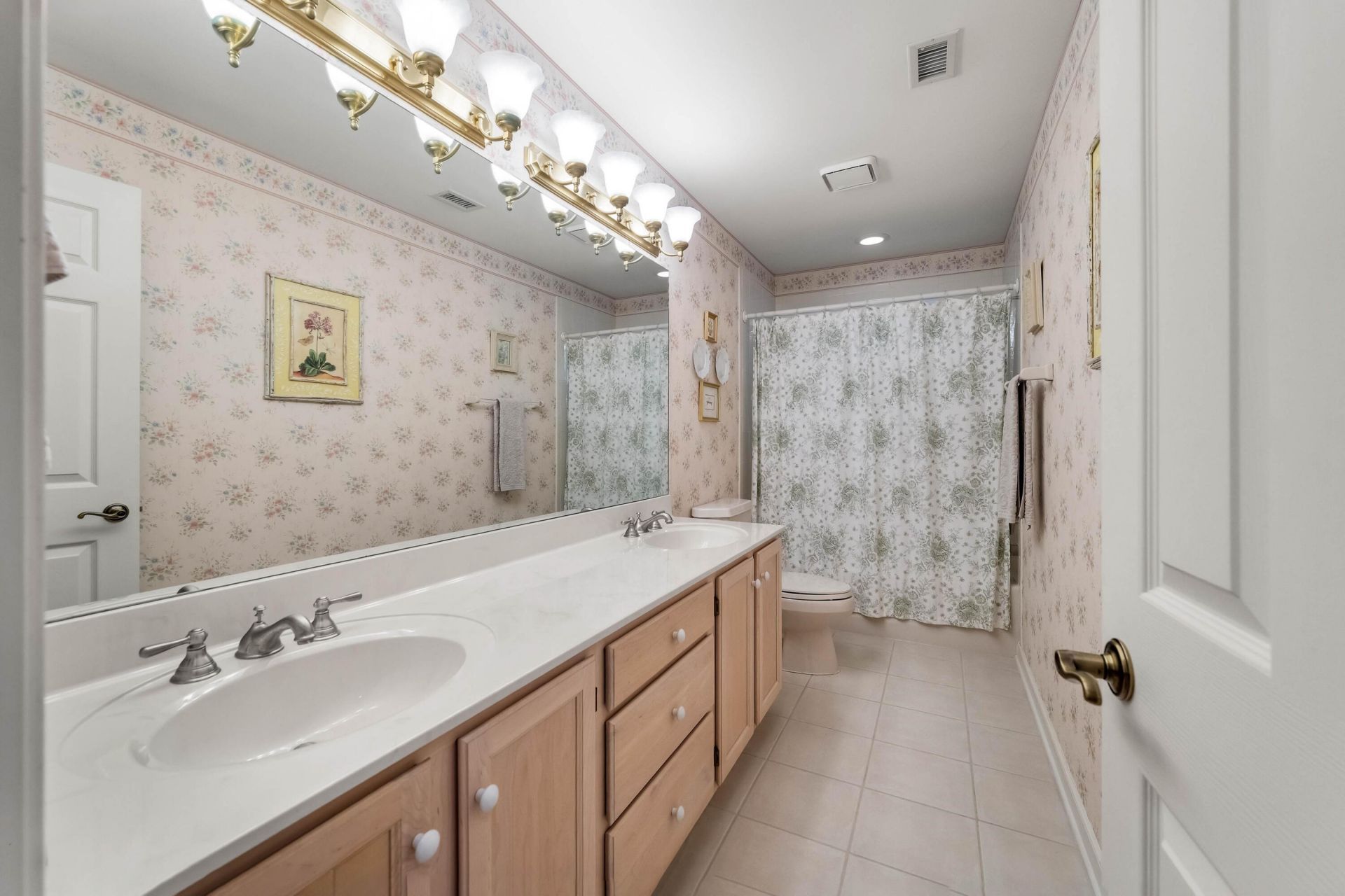 348 Governors Drive Photo 28
