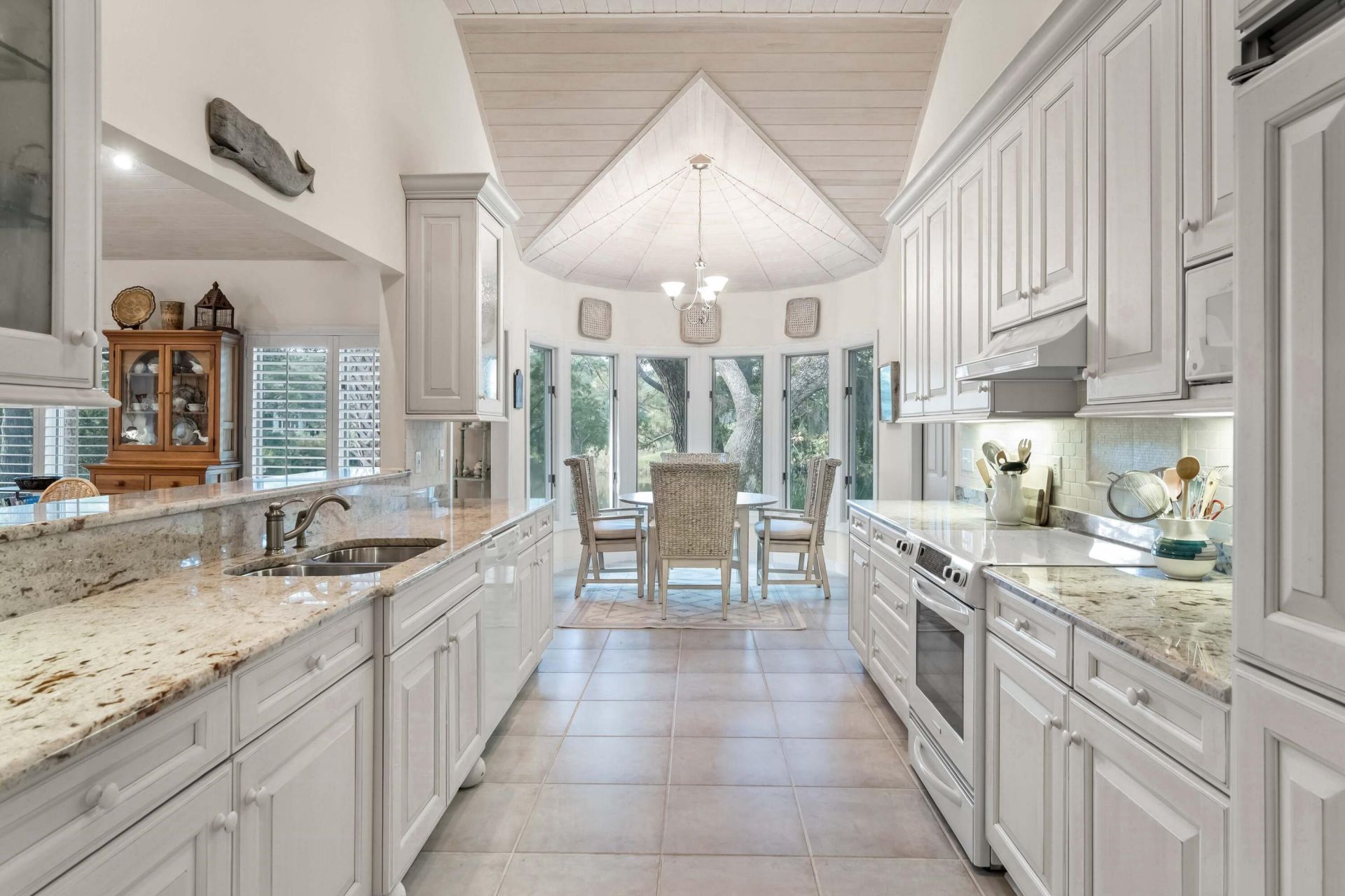 348 Governors Drive Photo 9