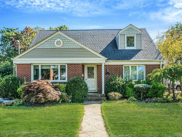 127 Locust Street, Floral Park, NY 11001