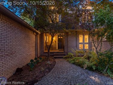 1168 Glenpointe Court, Bloomfield Township, Mi 48304