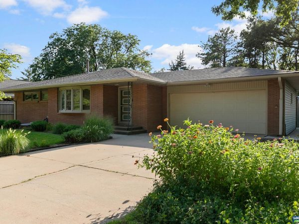 1935 S 44 Street, Lincoln, NE 68506