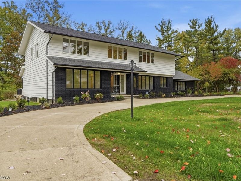 30850 Gates Mills Boulevard, Pepper Pike, OH 44124 Photo 2