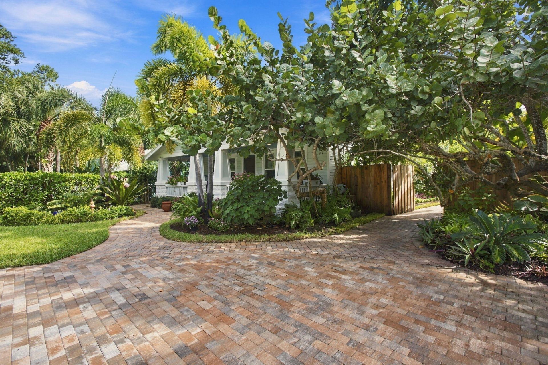 135 SE Martin Avenue, Stuart, FL 34996 Photo
