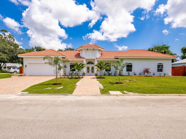 2206 AVILLA Avenue, Vero Beach, FL 32960